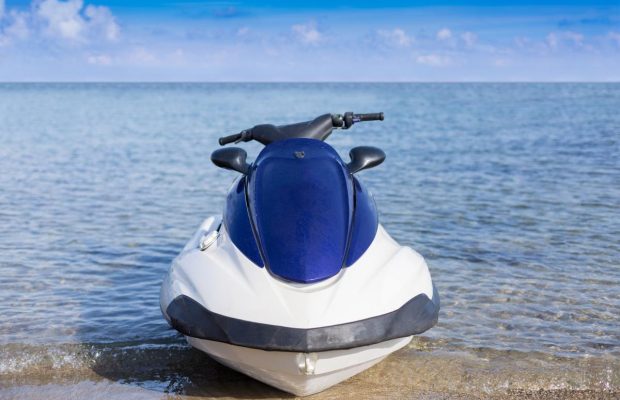 Заблудились и погибли: в Алжире расстреляли туристическую группу на водных мотоциклах