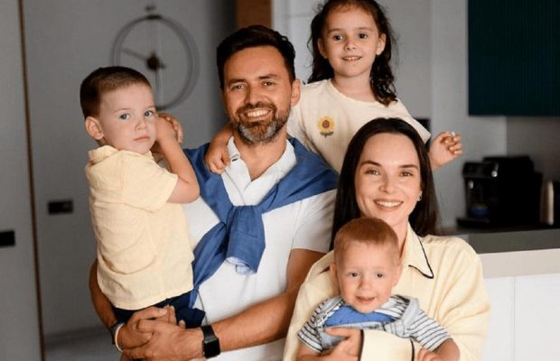 "Складно": дружина Мірошниченка відверто розповіла про виховання сина з дитбудинку