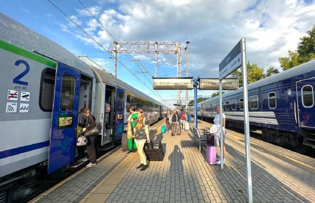 Эксперимент удачный: "Укрзализныця" продлила курсирование нового поезда Киев-Хелм