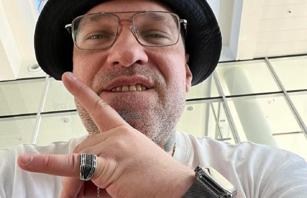 Репера з РФ не пустили на літак польської авіакомпанії: як він відреагував