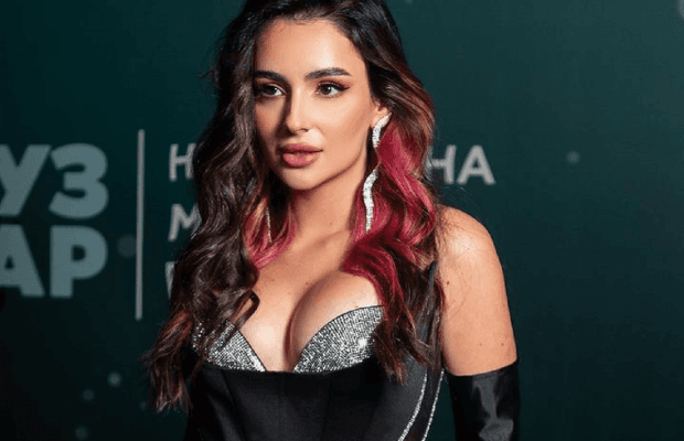 "Можна втратити все": блогер пояснив, чому Трінчер приховує розлучення з чоловіком