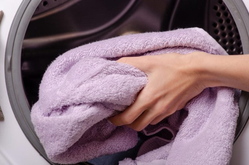 Всего одно средство может вернуть жестким полотенцам мягкость и свежесть, и это не сода