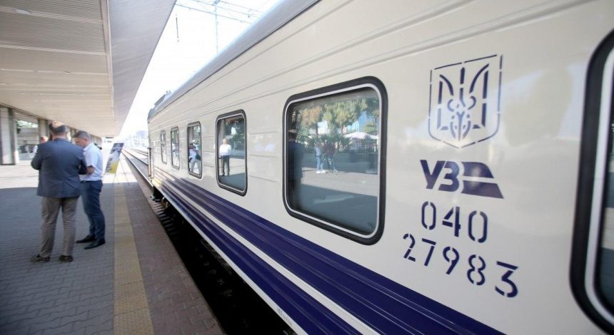 Россия атаковала вокзал Херсона: железнодорожное движение ограничено