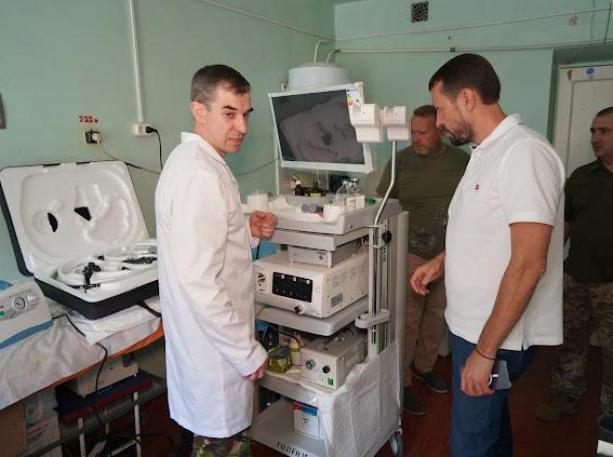 Зусиллями фондів 'Надія' та HopeUA у прифронтовому шпиталі обладнано кабінет гастроколоноскопії та встановлено новий апарат 'штучна нирка' Зусиллями фондів 'Надія' та HopeUA у прифронтовому шпиталі обладнано кабінет гастроколоноскопії та встановлено новий апарат 'штучна нирка'