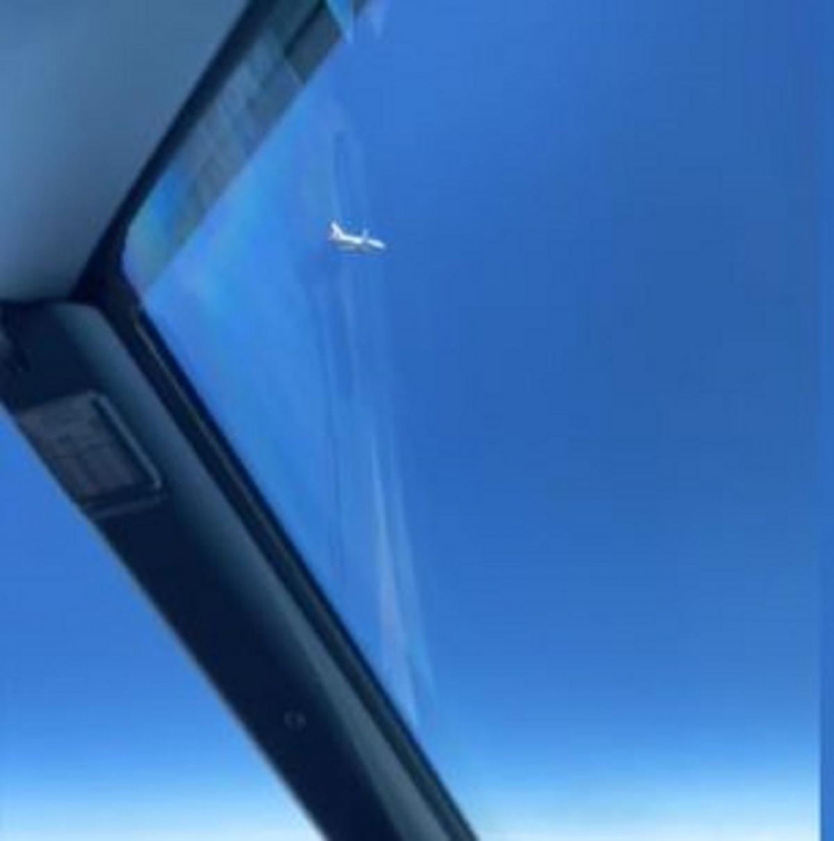 Пасажири були шоковані відстанню між літаками / скриншот з відео