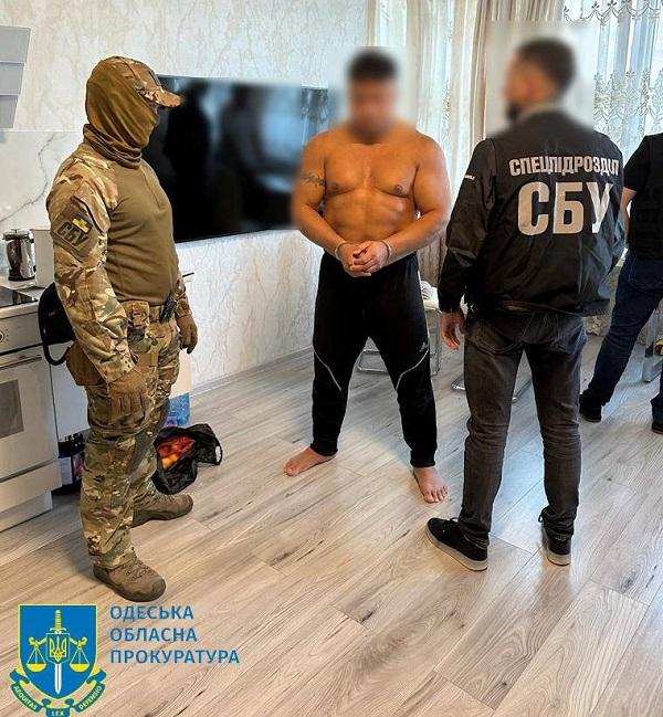 Вимагали у фермера мільйон гривень: в Одесі затримали учасників міжетнічного угрупування Вимагали у фермера мільйон гривень: в Одесі затримали учасників міжетнічного угрупування