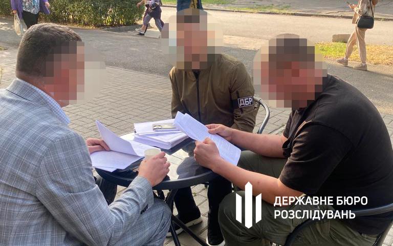 Офіцеру ТЦК та СП Запоріжжя оголошено про підозру / фото dbr.gov.ua Офіцеру ТЦК та СП Запоріжжя оголошено про підозру / фото dbr.gov.ua