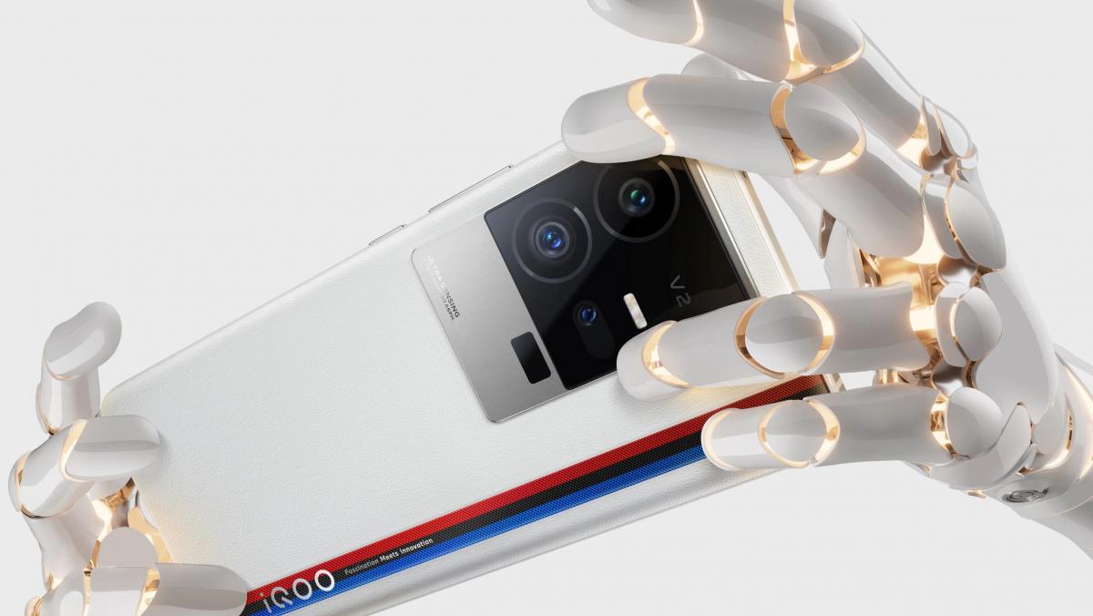 iQOO 11 Pro – самый выгодный флагманский смартфон для покупки в 2023 / фото iQOO iQOO 11 Pro – самый выгодный флагманский смартфон для покупки в 2023 / фото iQOO