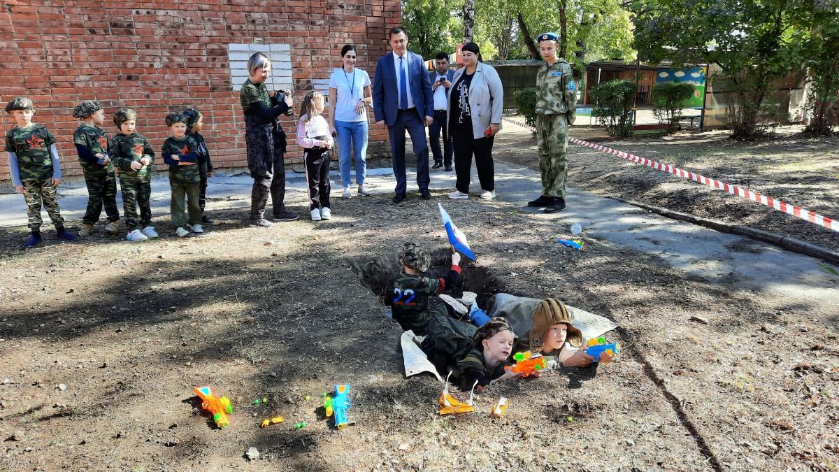 Патріотичні ігри для дітей влаштували в російському Лабінську / фото то Нова лінія Патріотичні ігри для дітей влаштували в російському Лабінську / фото то Нова лінія