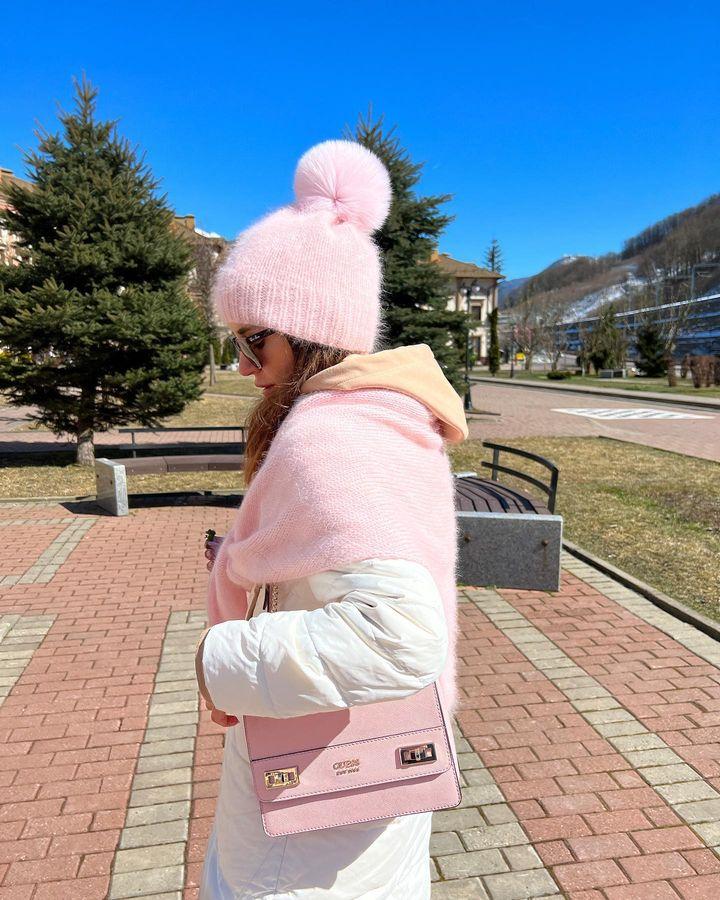 Стильная шапка на зиму 2024 / instagram.com/neasty Стильная шапка на зиму 2024 / instagram.com/neasty