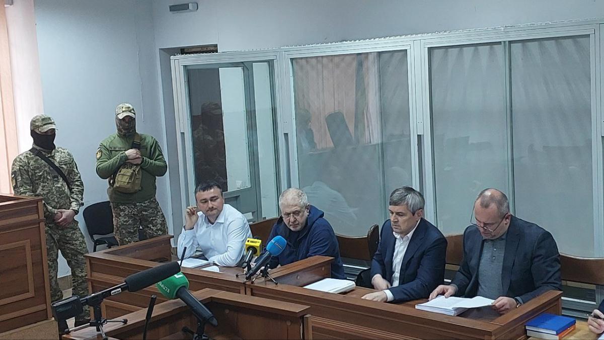 Игорь Коломойский в Шевченковском суде г. Киева / Фото - Виталий Саенко, УНИАН Игорь Коломойский в Шевченковском суде г. Киева / Фото - Виталий Саенко, УНИАН
