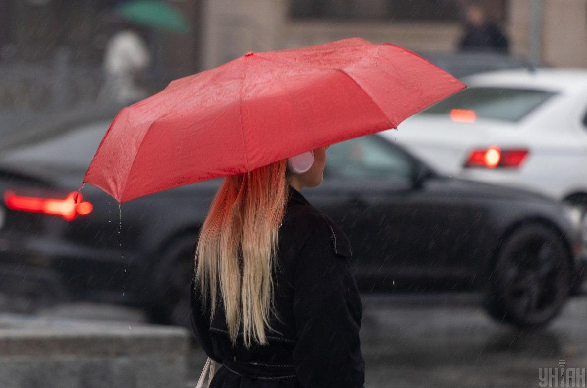 Україну накриють дощі / фото УНІАН Україну накриють дощі / фото УНІАН