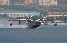 РФ намагається отримати перевагу в Чорному морі, задіявши літак "амфібія"