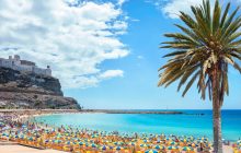 Канарські острови потерпають від напливу туристів: місцеві жителі змушені жити в машинах