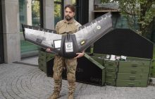 "Ми маємо повернутися у Донецьк": топменеджер Шахтаря отримав військову техніку від "Сталевого фронту" Ахметова