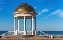 Майже безлюдний: в що перетворили окупанти популярний український курорт