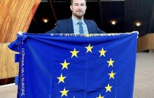 Забрали магнітики та наліпки на багаж: в.о. мера Чернігова прокоментував обшуки ДБР