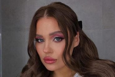 Вбивство для організму: солістка KAZKA зізналася, яку проблему приховувала від батьків