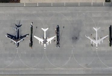 Гибрид Ту-95 и Ил-76: россияне не смогли нарисовать самолеты на Энгельсе без ошибок