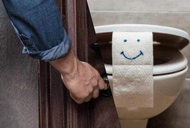 Чому люди терміново йдуть до туалету, коли виходять з дому: медики знайшли пояснення