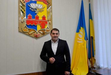 "Він знав, що його затримають. Коли затримувати інших, йому передавали, що він – наступний", - дружина викраденого росіянами мера Голої Пристані