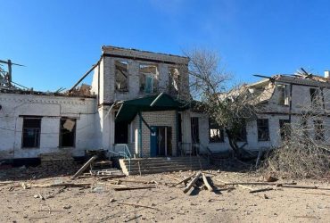 Россия обстреляла гимназию в Никополе: есть погибшие