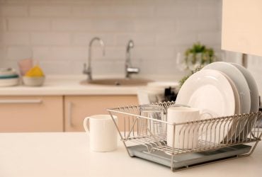 Сушарка для посуду заблищить: топ-засіб для чищення від нальоту та іржі