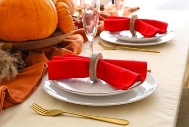 Сяятиме, як нова: як вивести плями на скатертині в домашніх умовах