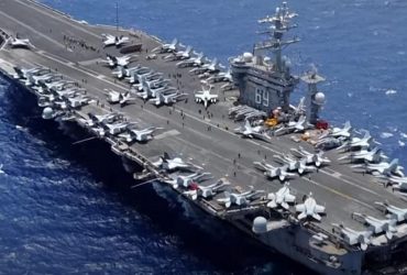 США отправляют второй авианосец к побережью Израиля