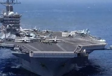 Что такое авианосная ударная группа, которую США отправляют в Средиземное море: насколько она мощная