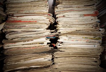 Так делали хозяйки в СССР: 5 лайфхаков со старыми газетами