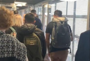 Во Франции из-за угрозы взрыва эвакуировали шесть аэропортов (видео)