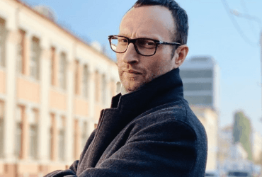 Известный певец вышел на сцену в Одессе сильно пьяным и матерился (видео)