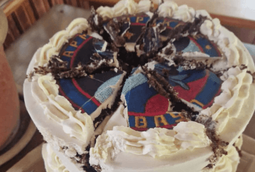 У Росії військові льотчики отримали торт і віскі з отрутою: окупанти в паніці (фото)