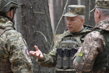 Враг несет серьезные потери, прежде всего в личном составе, но постоянно его восстанавливает, - генерал Александр Сырский