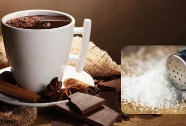 Зачем в горячий шоколад добавляют соль: ответ удивит