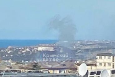 В Крыму раздались мощные взрывы: под ударом бухты Севастополя и аэродром (фото, видео)