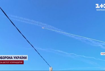 Ракети у небі та клуби чорного диму над Кримом – що сталося