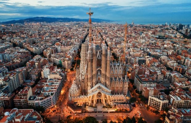 Саграда Фамилия в Барселоне официально стала самой высокой церковью в мире