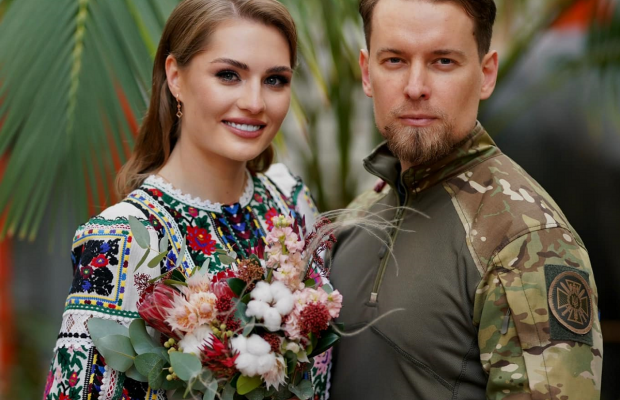 "Краш" Дехтяренко з СБУ одружився з українською телеведучою (фото)