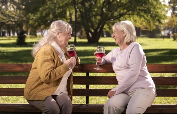 Международный день тещи и свекрови 2024: красивые поздравления для "мам в законе"