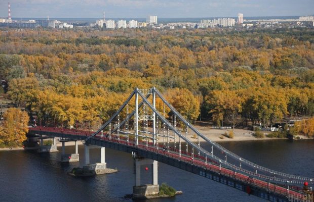 Золота осінь у Києві: добірка "сонячних" фото з вулиць столиці