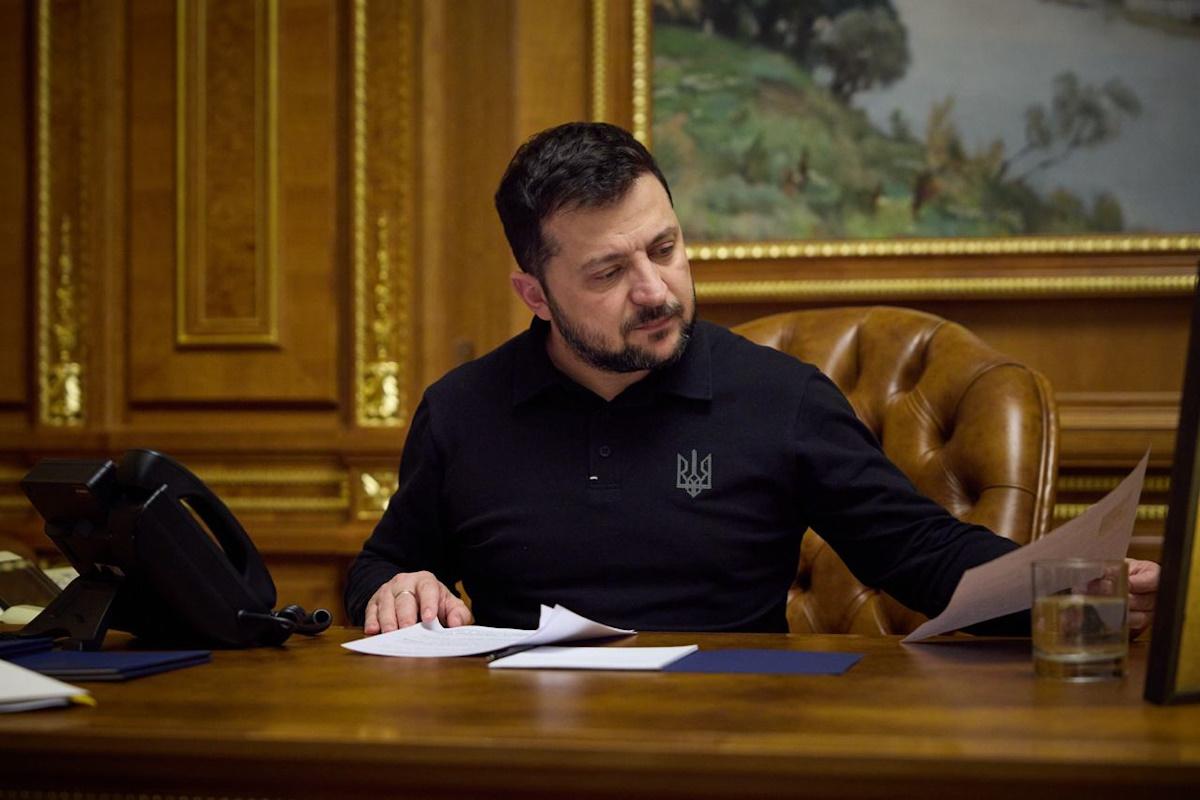 Президент подписал сразу 4 закона, принятые сегодня же / фото t.me/V_Zelenskiy_official Президент подписал сразу 4 закона, принятые сегодня же / фото t.me/V_Zelenskiy_official