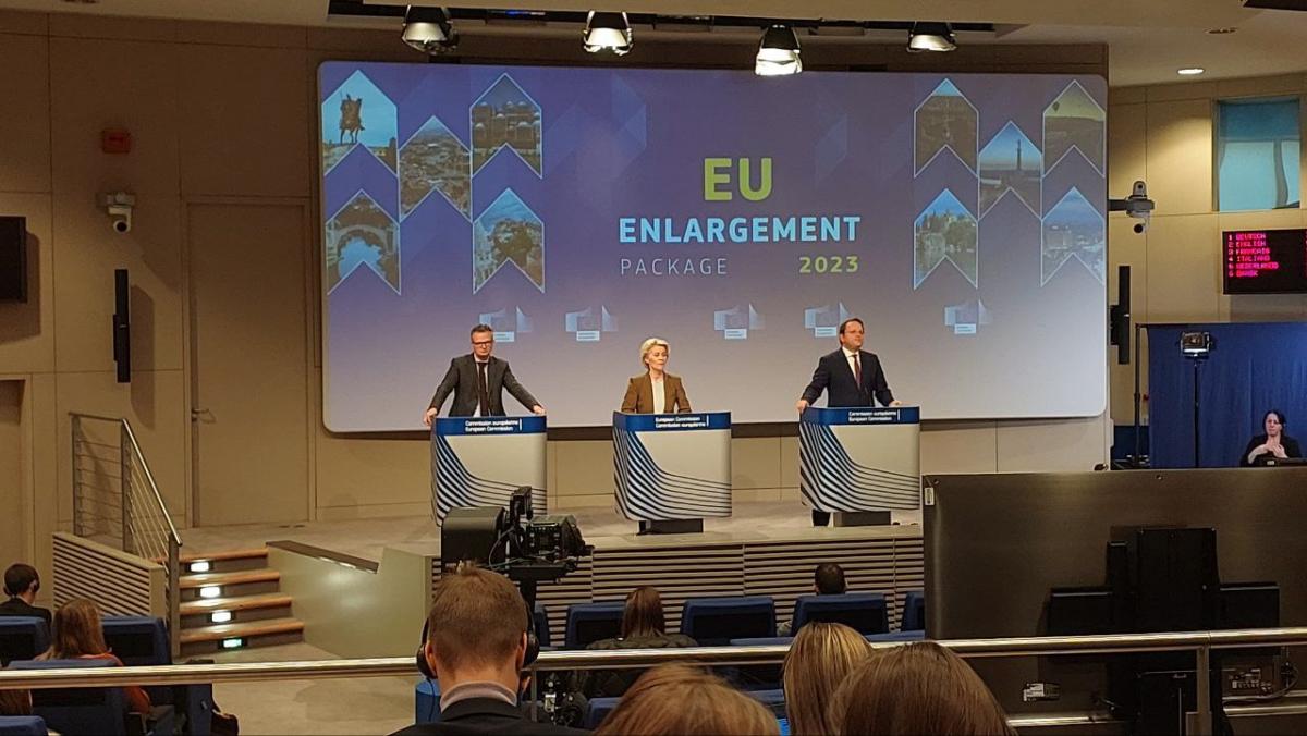 Украина может начать переговоры о вступлении в ЕС, выполнено 90% рекомендаций, говорят в ЕК / фото УНИАН, Виталий Саенко Украина может начать переговоры о вступлении в ЕС, выполнено 90% рекомендаций, говорят в ЕК / фото УНИАН, Виталий Саенко
