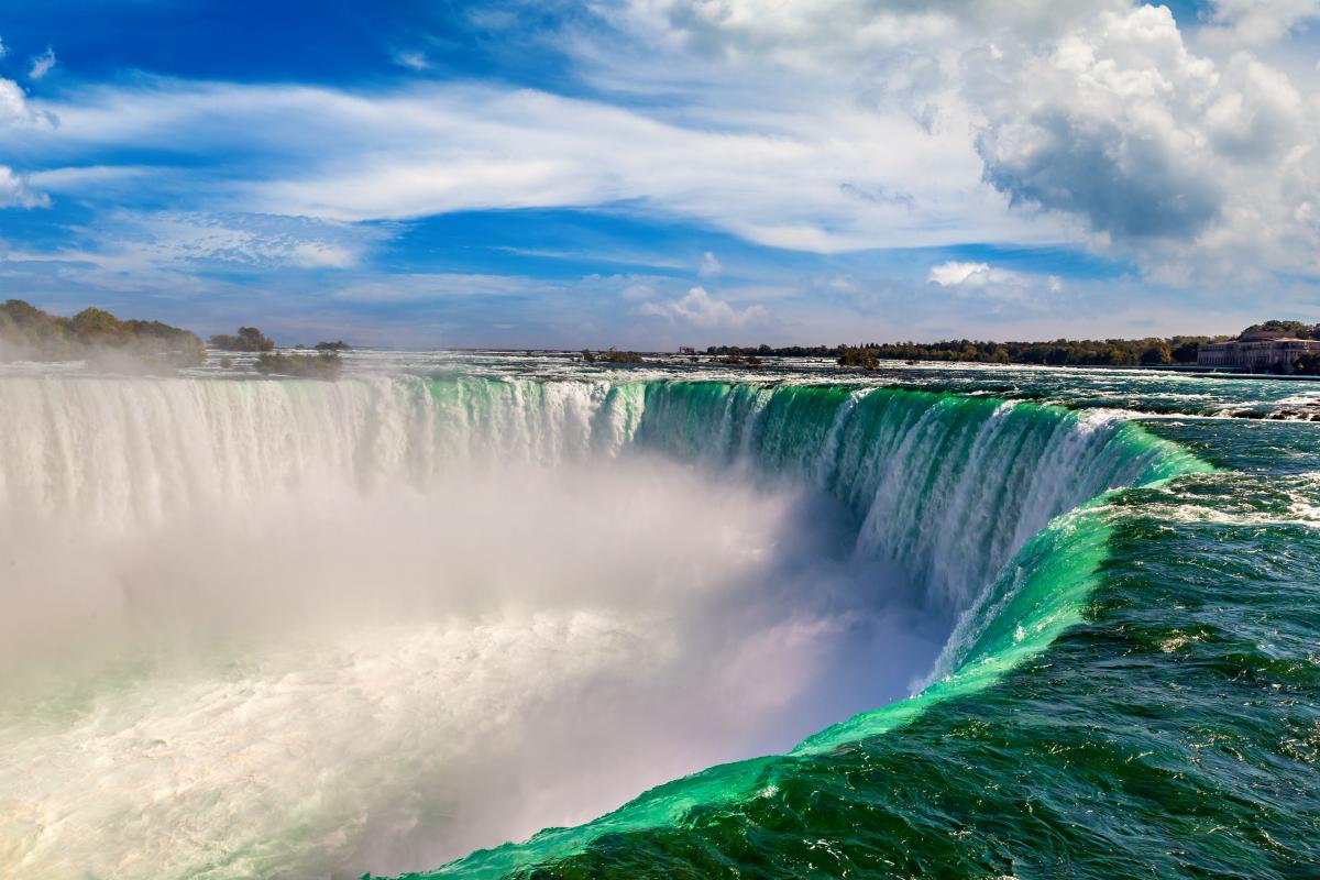 Самый большой водопад в мире скрыт под водами Арктики / фото ua.depositphotos.com Самый большой водопад в мире скрыт под водами Арктики / фото ua.depositphotos.com