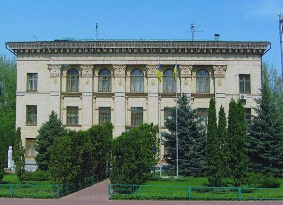 Скандал у Бучанській райраді: депутати передають приміщення в 'потрібні' руки Скандал у Бучанській райраді: депутати передають приміщення в 'потрібні' руки