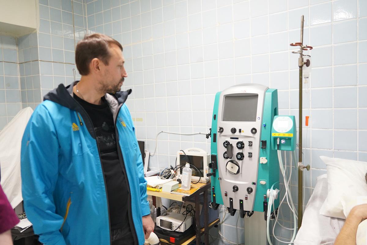 Медики отримали обладнання, яке рятує життя бійців Медики отримали обладнання, яке рятує життя бійців