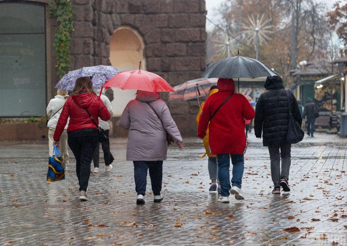 У Києві сьогодні та завтра дощитиме / фото УНІАН У Києві сьогодні та завтра дощитиме / фото УНІАН