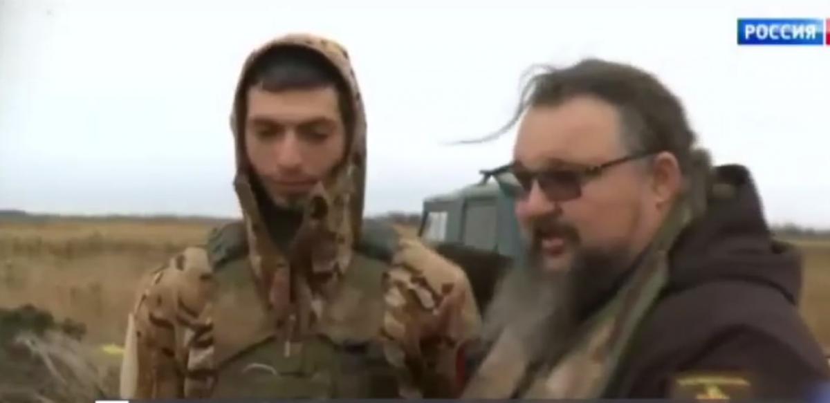 Священник похрестив окупанта і побажав йому померти / скриншот Священник похрестив окупанта і побажав йому померти / скриншот
