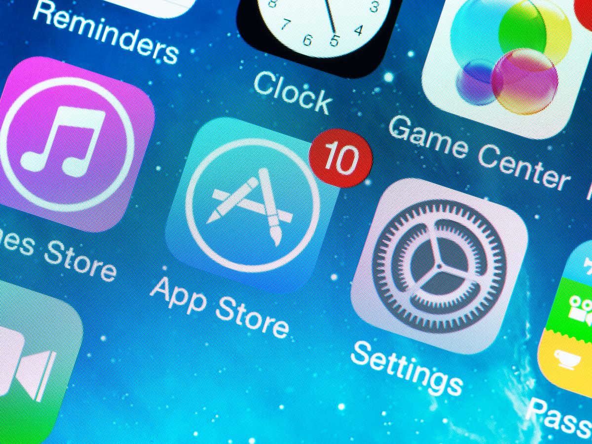 В 2024 на iPhone можно будет устанавливать приложения обход App Store / фото ua.depositphotos.com